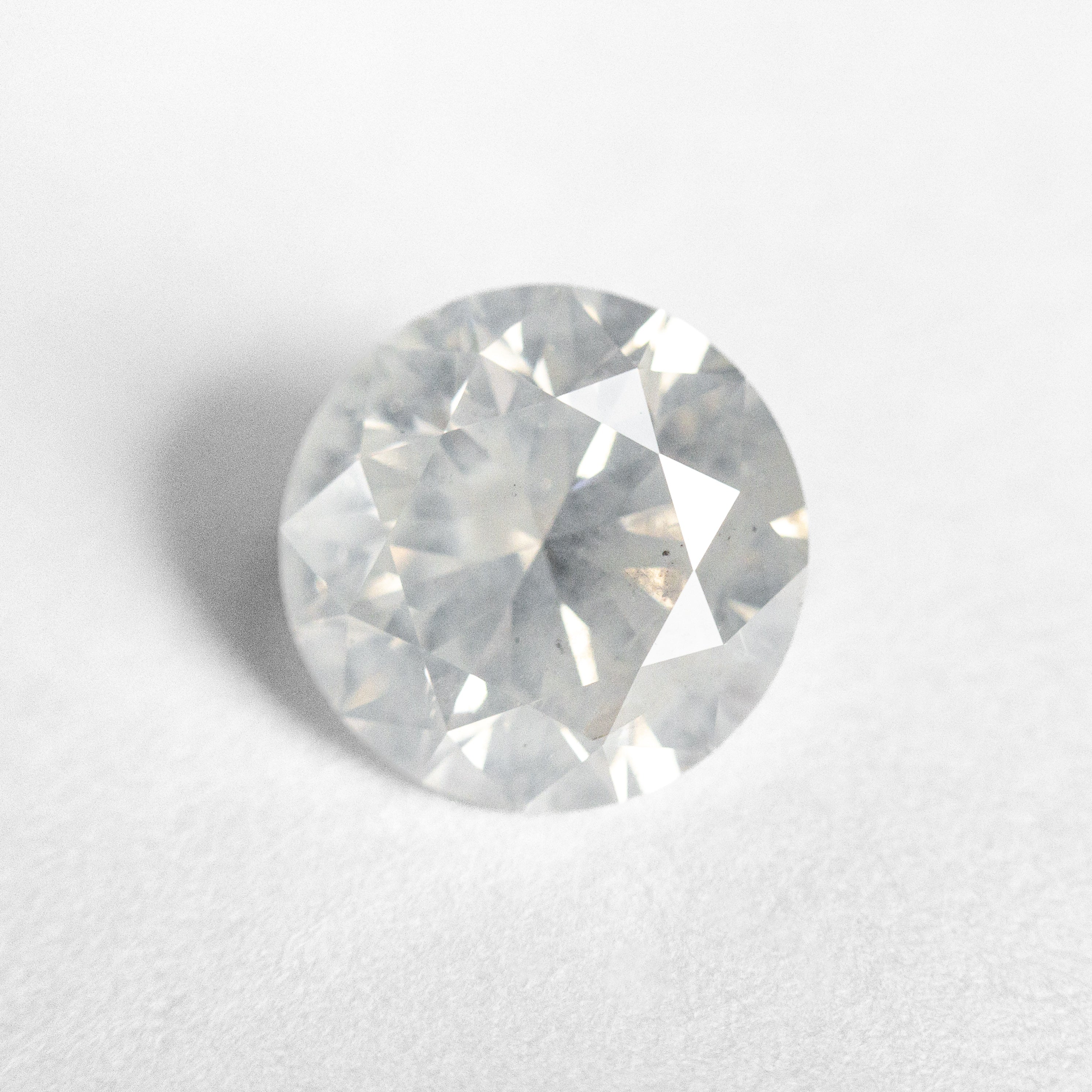 2.02ct 8.06x8.04x4.98mm Fancy White Round Brilliant 24079-01