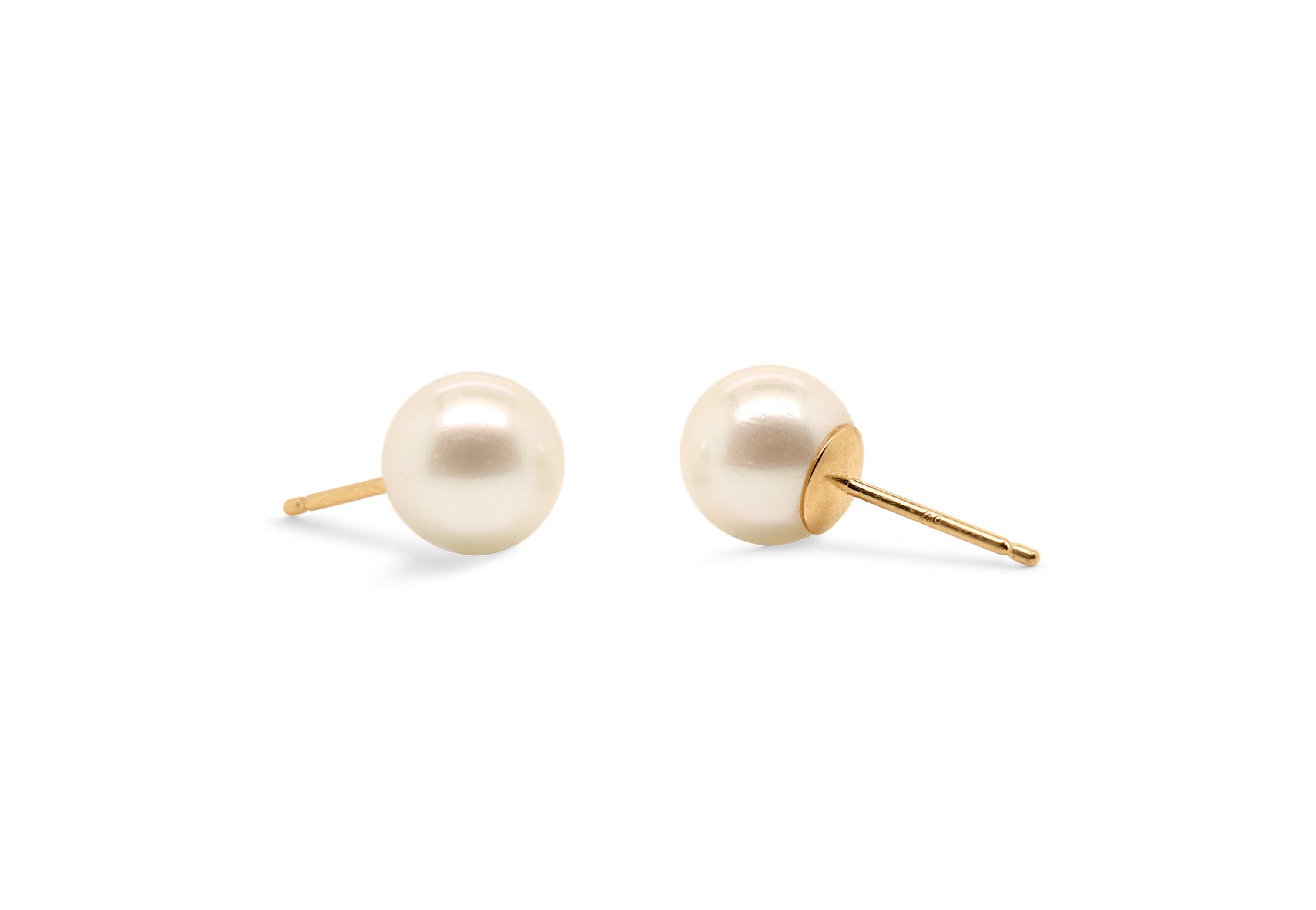 18ct Yellow Gold White Akoya Pearl Stud Earrings