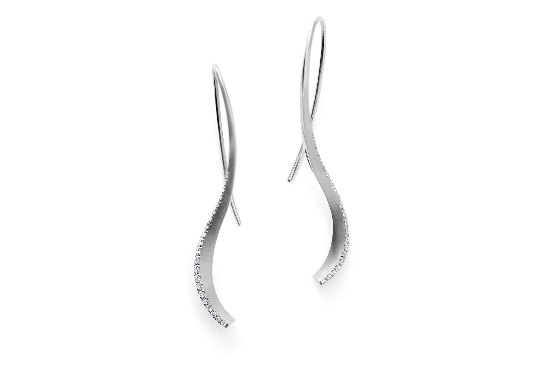 Forged white diamond and white gold drop earrings