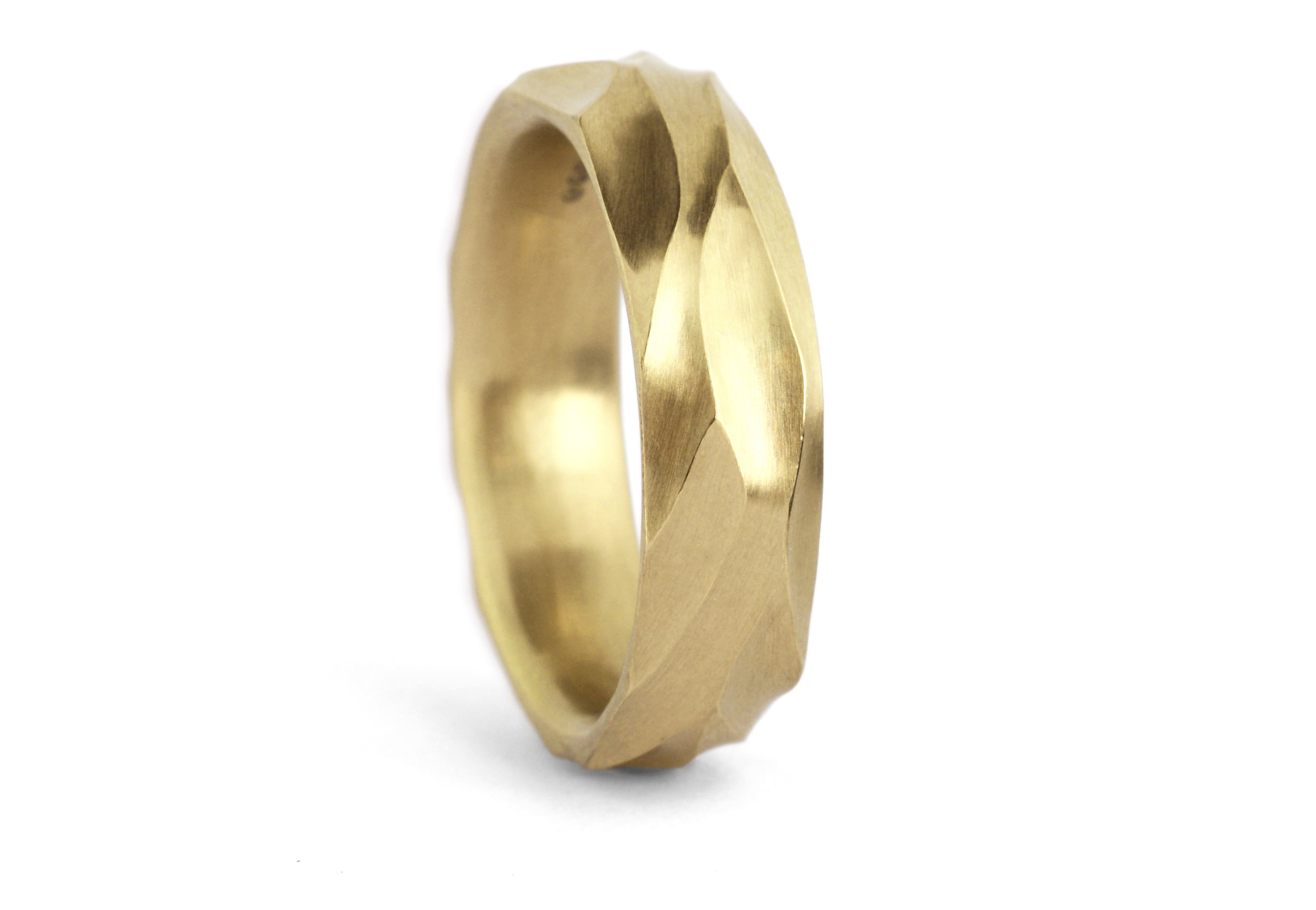 Unique Dune Men's wedding band - 18ct yellow gold